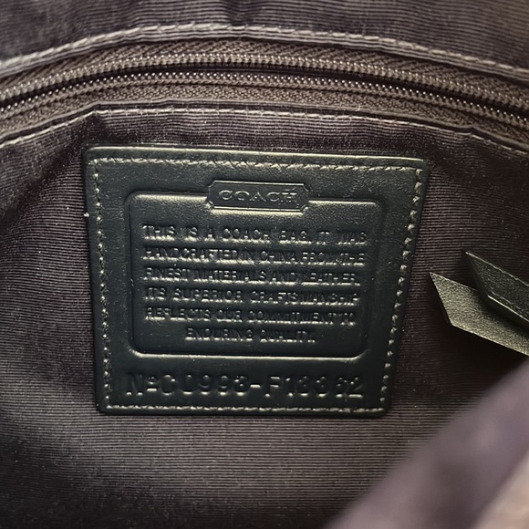 Coach Rugby Signature Duffle Bag with Navy Blue Stripe NWOT - Picture 4 of 4